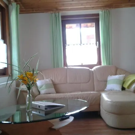 Freistehendes Ferienhaus In Idyllischer Lage *